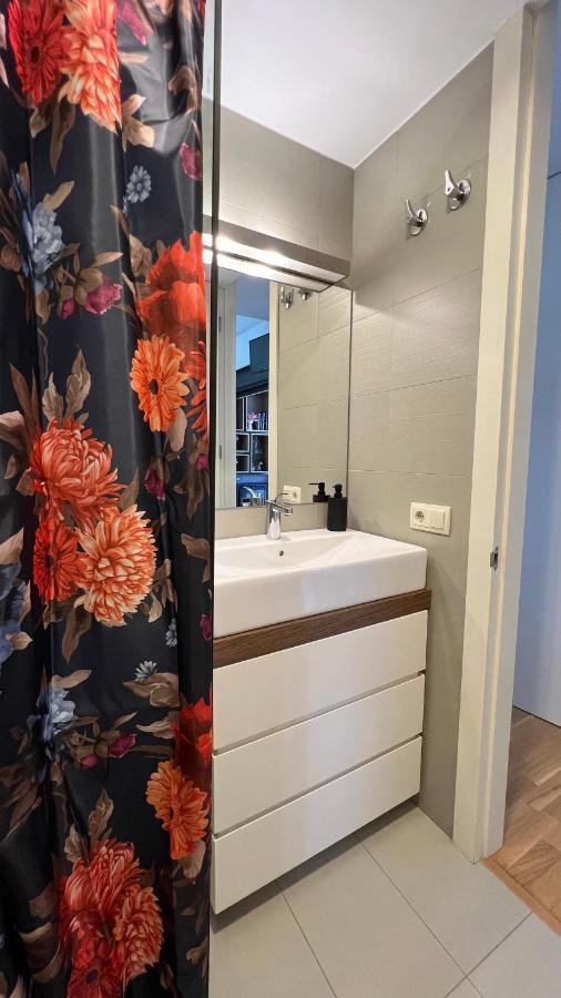 Apartament Atico De Diseno Con Terraza En El Centro De Olot Zewnętrze zdjęcie