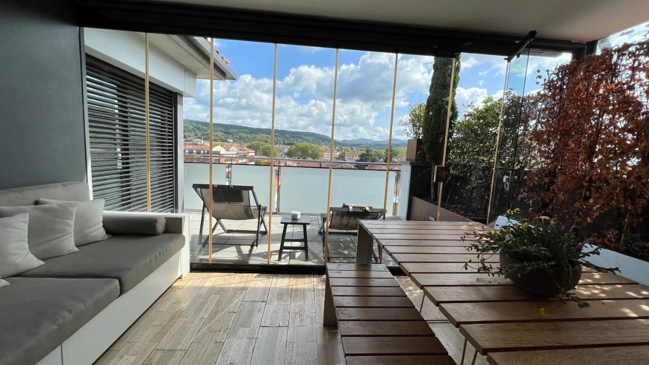 Apartament Atico De Diseno Con Terraza En El Centro De Olot Zewnętrze zdjęcie